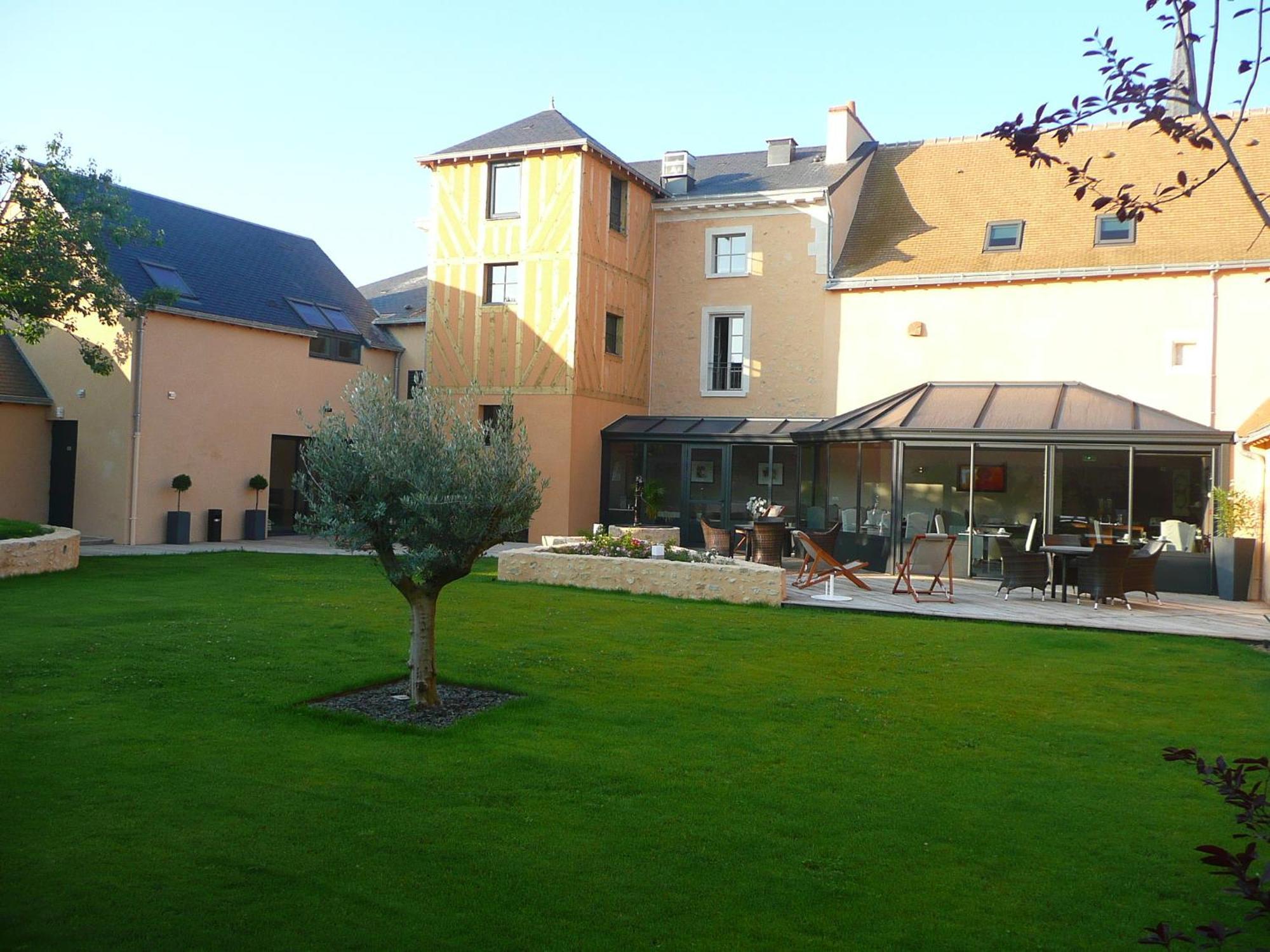 Hotel Le Saint Aubin Chevillé Exterior foto